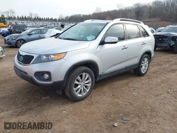 2011 Kia Sorento EX with VIN 5XYKUDA20BG061415, listed as a IAAI auction lot 41808125 with 167,688 mi miles. Bid and sale history available at carsss.com. Image 2.