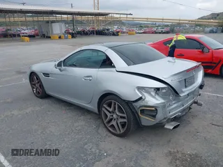 2016 Mercedes-Benz SLK 300 z VIN WDDPK3JA6GF120786, wystawiony jako IAAI lot #42194863 z przebiegiem 114 125 mil mil oraz . Historia ofert i sprzedaży dostępna na DreamBid. Obrazek 3.