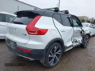 2019 Volvo XC40 R-Design with VIN YV4162UM6K2123298, listed as a IAAI auction lot 41509799 with 57,010 mi miles and . Bid and sale history available at DreamBid. Image 4.