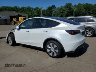2024 Tesla Model Y Long Range с VIN 7SAYGDEE2RA257279, выставлен на аукционе Copart как лот 61248255 с пробегом Не указан миль и Списание • Salvage title. История ставок и продаж доступна на DreamBid. Изображение 2.