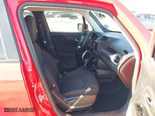 2021 Jeep Renegade Latitude with VIN ZACNJCBB1MPM23962, listed as a IAAI auction lot 41600501 with 67,634 mi miles. Bid and sale history available at carsss.com. Image 5.