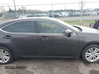 2013 Lexus ES 4dr Sdn with VIN JTHBK1GG9D2029078, listed as a IAAI auction lot 41970085 with 130,898 mi miles. Bid and sale history available at carsss.com. Image 13.