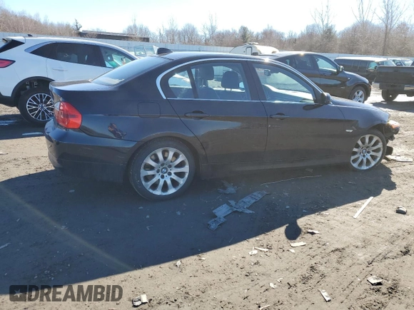 2006 BMW 3 Series 330xi with VIN WBAVD33556KV63980, listed as a Copart auction lot 46863195 with 207,042 mi miles and Clean Title. Bid and sale history available at carsss.com. Image 3.