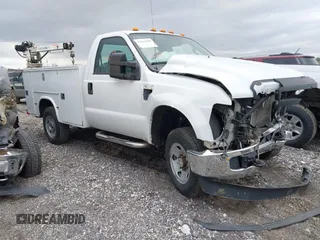 2008 Ford F-250 z VIN 1FDNF215X8ED75835, wystawiony jako IAAI lot #41622208 z przebiegiem Nie podano mil oraz . Historia ofert i sprzedaży dostępna na DreamBid. Obrazek 1.