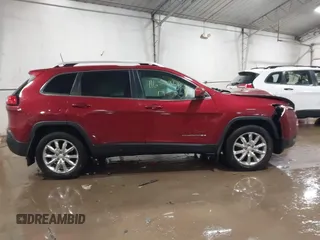 2017 Jeep Cherokee Limited z VIN 1C4PJMDB8HW625950, wystawiony jako IAAI lot #41650266 z przebiegiem 85 928 mil mil oraz . Historia ofert i sprzedaży dostępna na DreamBid. Obrazek 13.