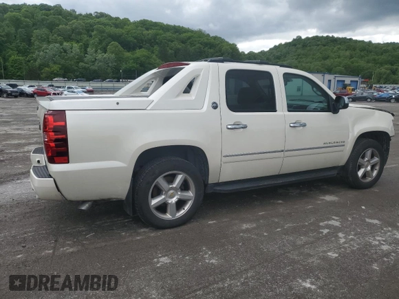 2013 Chevrolet Avalanche LTZ z VIN 3GNTKGE77DG277811, wystawiony jako Copart lot #58436905 z przebiegiem 126 603 mil mil oraz Szkoda całkowita • Salvage title. Historia ofert i sprzedaży dostępna na DreamBid. Obrazek 3.