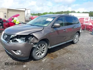 2015 Nissan Pathfinder SV z VIN 5N1AR2MN0FC704228, wystawiony jako IAAI lot #42248054 z przebiegiem 144 106 mil mil oraz . Historia ofert i sprzedaży dostępna na DreamBid. Obrazek 17.