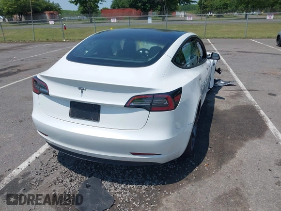 2023 Tesla Model 3 с VIN 5YJ3E1EAXPF645384, выставлен на аукционе IAAI как лот 42401955 с пробегом 18 031 миль миль и . История ставок и продаж доступна на DreamBid. Изображение 4.
