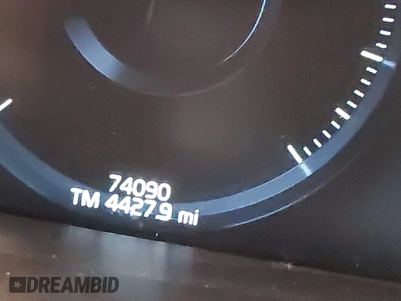 2018 Volvo XC60 Inscription Expression with VIN YV4BR0DK7J1013251, listed as a IAAI auction lot 41398412 with 74,090 mi miles and . Bid and sale history available at DreamBid. Image 15.