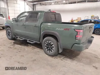 2023 Nissan Frontier SV z VIN 1N6ED1EK7PN629808, wystawiony jako IAAI lot #41066366 z przebiegiem 25 507 mil mil oraz . Historia ofert i sprzedaży dostępna na DreamBid. Obrazek 3.
