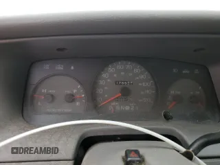 1999 Mercury Grand Marquis GS z VIN 2MEFM74W0XX670924, wystawiony jako Copart lot #51811055 z przebiegiem 176 559 mil mil oraz Szkoda całkowita • Salvage title. Historia ofert i sprzedaży dostępna na DreamBid. Obrazek 9.