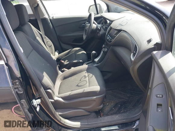 2020 Chevrolet Trax LT z VIN 3GNCJLSB9LL226191, wystawiony jako IAAI lot #42010382 z przebiegiem 90 357 mil mil oraz . Historia ofert i sprzedaży dostępna na DreamBid. Obrazek 5.