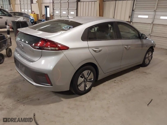 2020 Hyundai Ioniq Hybrid Blue with VIN KMHC65LC4LU213542, listed as a IAAI auction lot 41361881 with 120,250 mi miles. Bid and sale history available at carsss.com. Image 4.