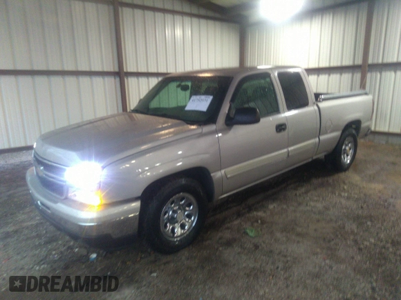 2006 Chevrolet Silverado 1500 LT1 with VIN 1GCEC19V56Z142057, listed as a IAAI auction lot 41752031 with 82,607 mi miles. Bid and sale history available at carsss.com. Image 17.