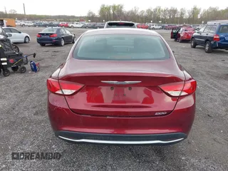 2015 Chrysler 200 Limited z VIN 1C3CCCAB3FN716929, wystawiony jako IAAI lot #42012662 z przebiegiem 112 419 mil mil oraz . Historia ofert i sprzedaży dostępna na DreamBid. Obrazek 16.