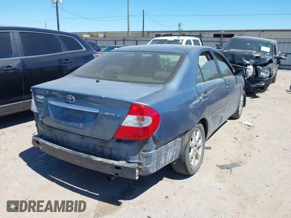 2004 Toyota Camry LE z VIN 4T1BE32K74U915657, wystawiony jako IAAI lot #41837915 z przebiegiem 260 096 mil mil oraz . Historia ofert i sprzedaży dostępna na DreamBid. Obrazek 4.