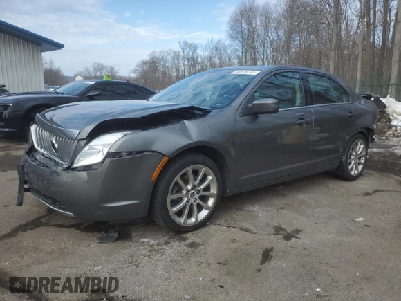 2010 Mercury Milan Premier z VIN 3MEHM0CG1AR636166, wystawiony jako Copart lot #45976745 z przebiegiem 67 789 mil mil oraz Szkody całkowita. Historia ofert i sprzedaży dostępna na DreamBid. Obrazek 1.