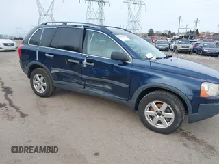 2004 Volvo XC90 with VIN YV1CM59H741117317, listed as a IAAI auction lot 41581357 with 300,681 mi miles. Bid and sale history available at carsss.com. Image 1.