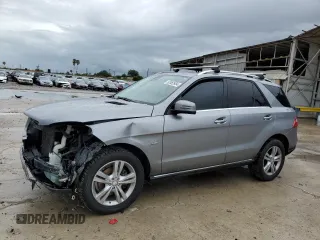2012 Mercedes-Benz M 350 z VIN 4JGDA5HB2CA027986, wystawiony jako Copart lot #71714874 z przebiegiem 165 916 mil mil oraz Szkoda całkowita • Salvage title. Historia ofert i sprzedaży dostępna na DreamBid. Obrazek 1.