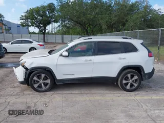 2019 Jeep Cherokee Limited z VIN 1C4PJLDB9KD381271, wystawiony jako IAAI lot #42156955 z przebiegiem 88 194 mil mil oraz . Historia ofert i sprzedaży dostępna na DreamBid. Obrazek 13.
