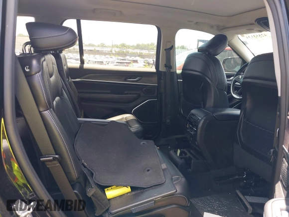 2022 Jeep Grand Cherokee Limited with VIN 1C4RJKBGXN8541947, listed as a IAAI auction lot 42553134 with 1,930 mi miles and . Bid and sale history available at DreamBid. Image 8.