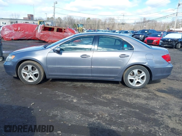 2007 Acura RL Tech Pkg with VIN JH4KB16617C000200, listed as a IAAI auction lot 41592490 with 224,508 mi miles. Bid and sale history available at carsss.com. Image 14.