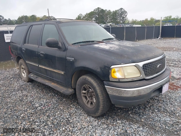 2001 Ford Expedition XLT with VIN 1FMRU15WX1LB40230, listed as a IAAI auction lot 41917379 with 1 mi miles. Bid and sale history available at carsss.com. Image 1.