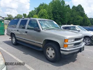 1999 Chevrolet Suburban with VIN 3GNFK16R6XG250632, listed as a IAAI auction lot 42756331 with 166,536 mi miles and . Bid and sale history available at DreamBid. Image 1.
