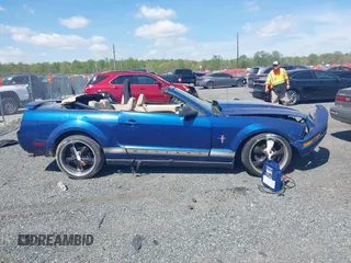 2006 Ford Mustang Standard z VIN 1ZVFT84N265125323, wystawiony jako IAAI lot #42093087 z przebiegiem 193 533 mil mil oraz . Historia ofert i sprzedaży dostępna na DreamBid. Obrazek 13.