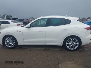 2020 Maserati Levante z VIN ZN661XUL3LX341388, wystawiony jako IAAI lot #41746344 z przebiegiem 26 911 mil mil oraz . Historia ofert i sprzedaży dostępna na DreamBid. Obrazek 14.