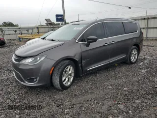 2017 Chrysler Pacifica Touring L Plus z VIN 2C4RC1EG7HR812472, wystawiony jako Copart lot #58232935 z przebiegiem 116 198 mil mil oraz Szkoda całkowita • Salvage title. Historia ofert i sprzedaży dostępna na DreamBid. Obrazek 1.