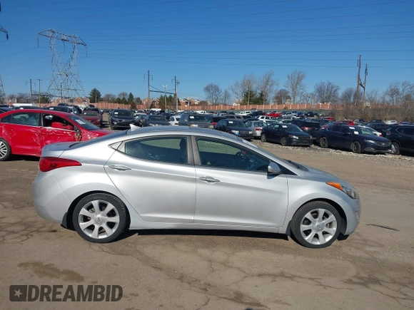 2013 Hyundai Elantra GLS z VIN KMHDH4AE5DU494992, wystawiony jako IAAI lot #41698877 z przebiegiem 56 324 mil mil oraz . Historia ofert i sprzedaży dostępna na DreamBid. Obrazek 13.