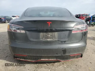 2021 Tesla Model S Long Range z VIN 5YJSA1E5XMF435213, wystawiony jako Copart lot #43395365 z przebiegiem Nie podano mil oraz Szkoda całkowita • Salvage title. Historia ofert i sprzedaży dostępna na DreamBid. Obrazek 6.