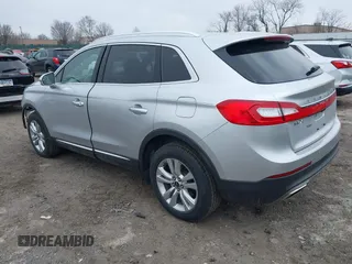 2017 Lincoln MKX Premiere z VIN 2LMPJ8JR0HBL50732, wystawiony jako IAAI lot #41564284 z przebiegiem 48 223 mil mil oraz . Historia ofert i sprzedaży dostępna na DreamBid. Obrazek 3.