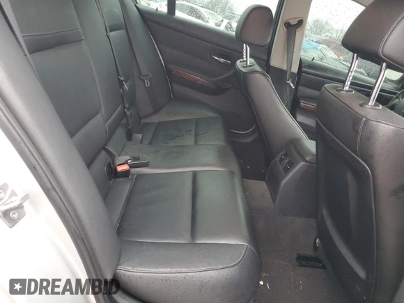 2011 BMW 3 Series 328i xDrive z VIN WBAPK7G55BNN58674, wystawiony jako Copart lot #85578814 z przebiegiem Nie podano mil oraz Szkoda całkowita • Salvage title. Historia ofert i sprzedaży dostępna na DreamBid. Obrazek 10.