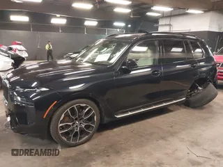 2025 BMW X7 xDrive40i with VIN 5UX23EM02S9X10070, listed as a IAAI auction lot 41735838 with 5,523 mi miles. Bid and sale history available at carsss.com. Image 14.