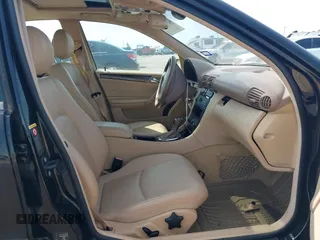 2002 Mercedes-Benz C 230/260/280/320 z VIN WDBRF61J02F196116, wystawiony jako IAAI lot #42250367 z przebiegiem Nie podano mil oraz . Historia ofert i sprzedaży dostępna na DreamBid. Obrazek 5.
