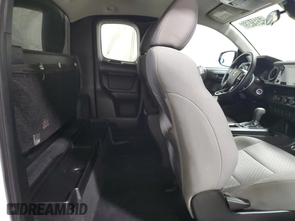 2022 Toyota Tacoma SR z VIN 3TYRX5GN4NT046702, wystawiony jako Copart lot #54591465 z przebiegiem 109 217 mil mil oraz Czysty tytuł • Clean title. Historia ofert i sprzedaży dostępna na DreamBid. Obrazek 10.