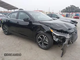 2024 Nissan Sentra SV z VIN 3N1AB8CV0RY384341, wystawiony jako IAAI lot #42460240 z przebiegiem 5 600 mil mil oraz . Historia ofert i sprzedaży dostępna na DreamBid. Obrazek 1.
