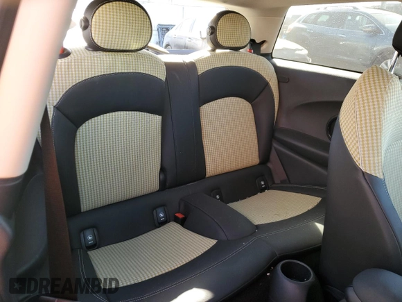 2022 MINI Hardtop Cooper SE with VIN WMW13DJ01N2R00366, listed as a Copart auction lot 81752854 with Not provided miles and Non repairable. Bid and sale history available at DreamBid. Image 10.