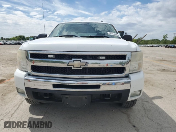 2011 Chevrolet Silverado 1500 LT with VIN 3GCPKSE31BG266990, listed as a Copart auction lot 56544935 with 196,920 mi miles and Clean Title. Bid and sale history available at DreamBid. Image 5.