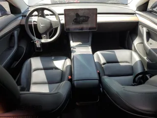 2023 Tesla Model 3 z VIN 5YJ3E1EA2PF652748, wystawiony jako Copart lot #57990705 z przebiegiem 37 922 mil mil oraz Szkoda całkowita • Salvage title. Historia ofert i sprzedaży dostępna na DreamBid. Obrazek 8.