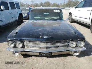 1962 Cadillac Fleetwood z VIN 62R115955, wystawiony jako Copart lot #74818464 z przebiegiem Nie podano mil oraz Szkoda całkowita • Salvage title. Historia ofert i sprzedaży dostępna na DreamBid. Obrazek 5.
