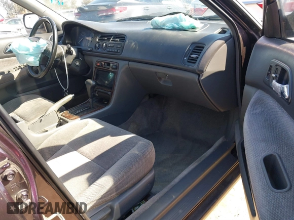 1997 Honda Accord Special Edition with VIN 1HGCD5605VA107036, listed as a IAAI auction lot 41674182 with 236,341 mi miles and . Bid and sale history available at carsss.com. Image 5.