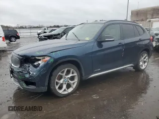 2013 BMW X1 xDrive28i with VIN WBAVL1C57DVR86577, listed as a Copart auction lot 44564685 with 175,135 mi miles and Salvage Title. Bid and sale history available at carsss.com. Image 1.