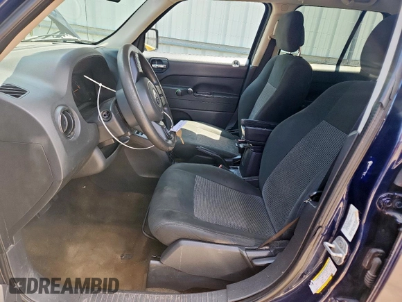 2014 Jeep Patriot Sport with VIN 1C4NJPBA8ED619642, listed as a Copart auction lot 61964845 with 137,182 mi miles and Clean title. Bid and sale history available at DreamBid. Image 7.