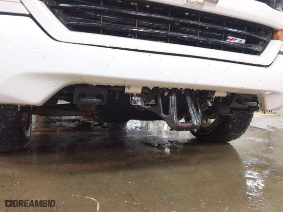 2018 Chevrolet Silverado 1500 LT with VIN 1GCVKREC6JZ239038, listed as a IAAI auction lot 41391604 with 134,129 mi miles. Bid and sale history available at carsss.com. Image 6.