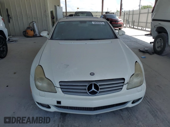 2007 Mercedes-Benz CLS-Class 5.5L with VIN WDDDJ72X47A109007, listed as a Copart auction lot 54342875 with 122,403 mi miles and Clean Title. Bid and sale history available at carsss.com. Image 5.