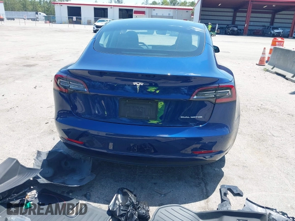2022 Tesla Model 3 Long Range z VIN 5YJ3E1EB6NF106038, wystawiony jako IAAI lot #42214585 z przebiegiem 40 667 mil mil oraz . Historia ofert i sprzedaży dostępna na DreamBid. Obrazek 16.