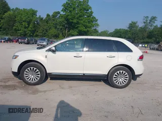 2012 Lincoln MKX z VIN 2LMDJ6JK6CBL11503, wystawiony jako IAAI lot #42418489 z przebiegiem 85 886 mil mil oraz . Historia ofert i sprzedaży dostępna na DreamBid. Obrazek 15.